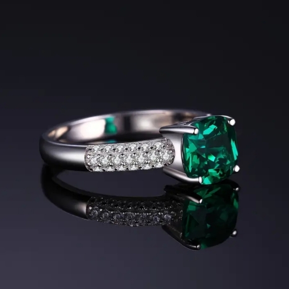 S925 Sterling Silver Ring - Picture 2 of 8